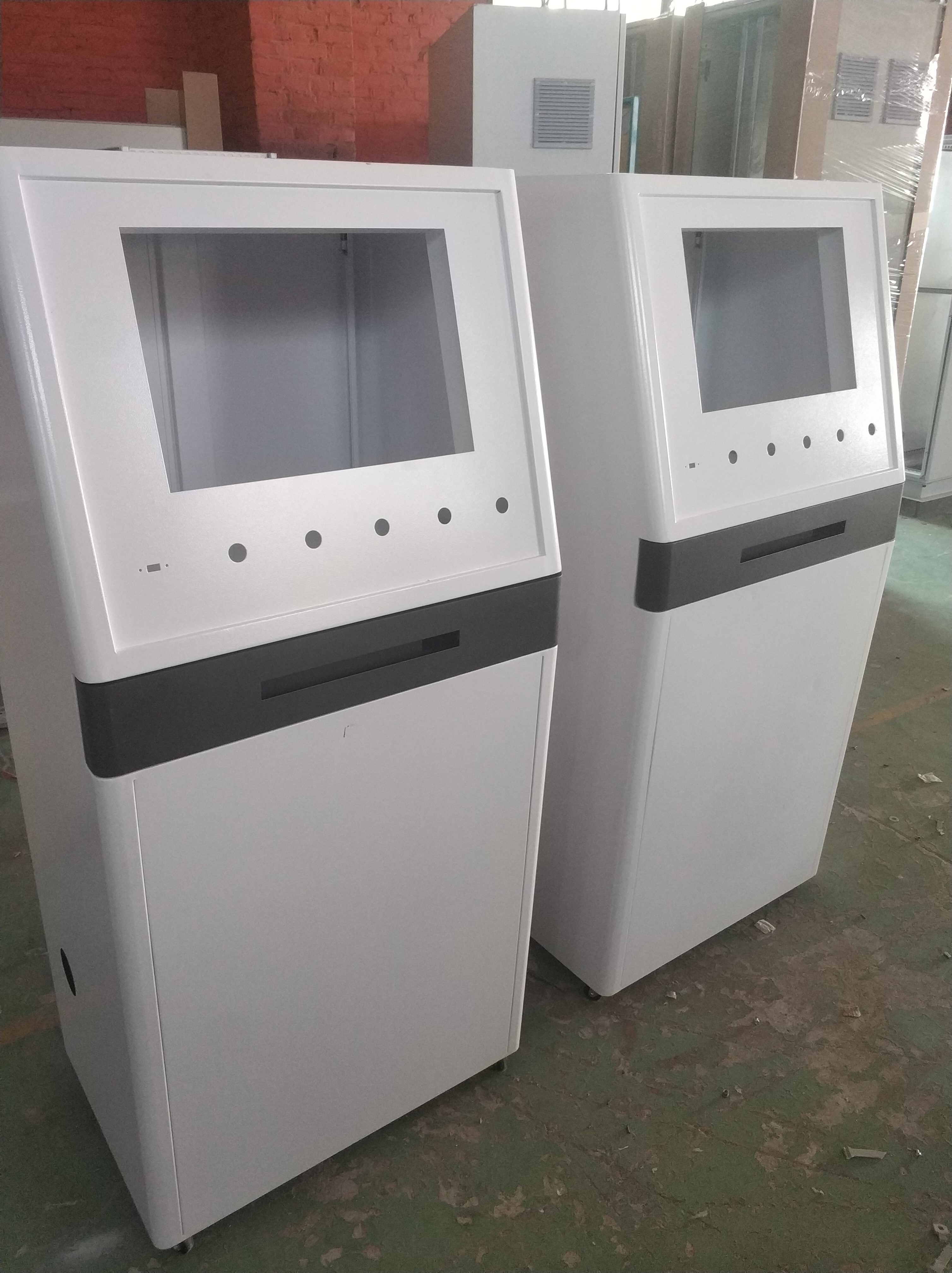 鈑金加工機(jī)箱機(jī)柜尺寸如何維持良好外觀(guān)